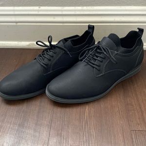 All black Aldo men’s sneakers, Size 9.5. Only tried on one time. Like new.
